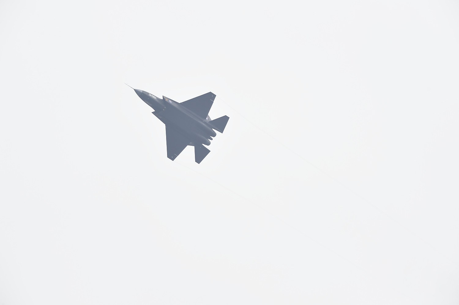 AAM8HN7C5MC30001.JPG