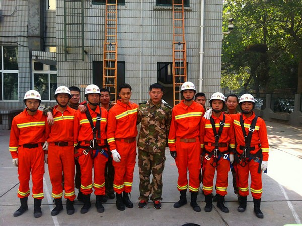 《救火英雄》陈伟霆深刻地认识到消防员特别不