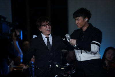 《歌手3》迎首位踢馆歌手 李荣浩以一敌六