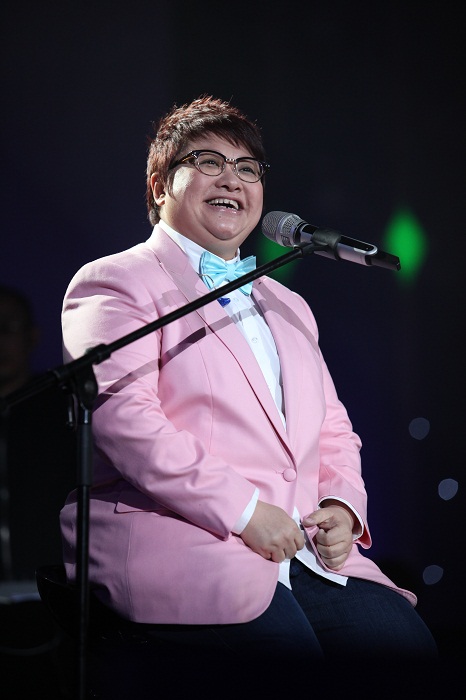 韩红唱歌曲谱_韩红唱歌图片