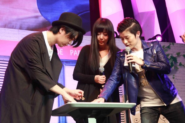 牛奶咖啡歌友会人气爆棚 献唱许十年之约