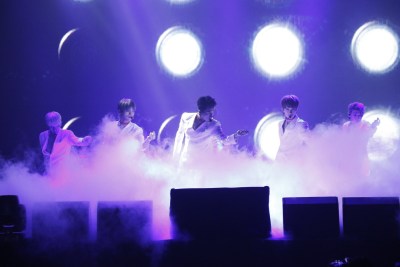 VIXX亮相上海新歌首唱会 超多福利人气爆棚