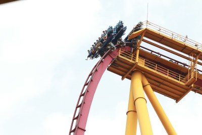 《高能》王俊凯张一山坐90度垂直过山车