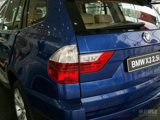 ����X3