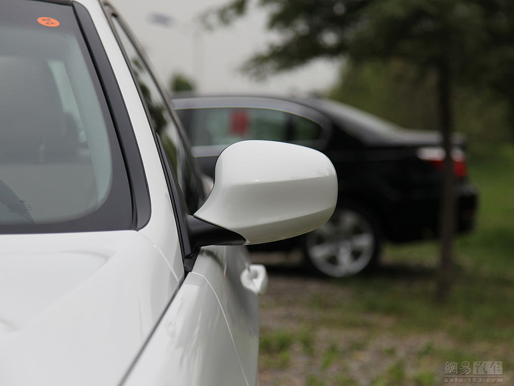 宝马3系 2010款 320i时尚型世博版 车外后视镜
