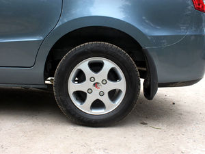 2010款五菱宏光 1.4MT豪华型--轮胎整体(后轮)-2010款五菱宏光 1.4高清图片