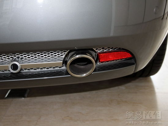 DB9
