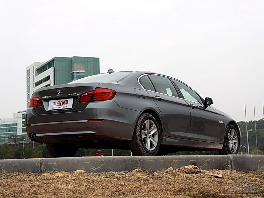 2011款宝马528Li豪华型