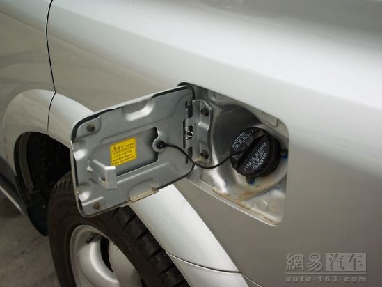 油箱盖开启