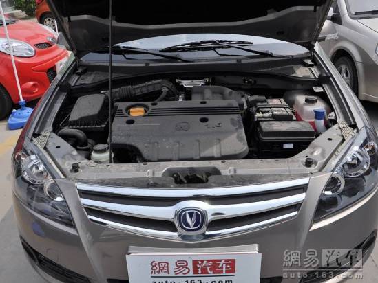 长安CX30三厢图片 3