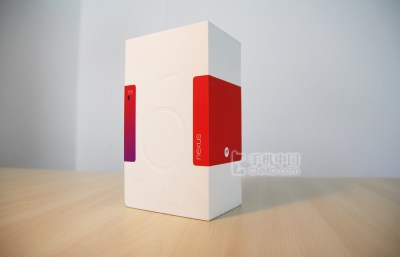 5.96英寸2K屏安卓5.0 Nexus 6开箱图赏