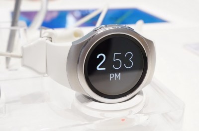 抛弃方形变圆形 三星智能手表Gear S2实拍