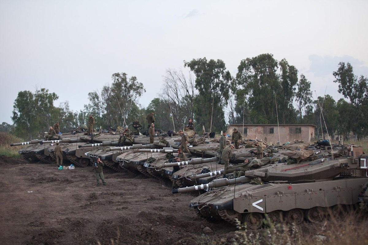 组图:以色列士兵在叙以边境举行军事训练