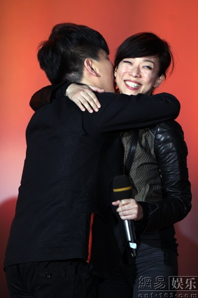 常石磊为实验演唱会预热 林忆莲张亚东友情站台