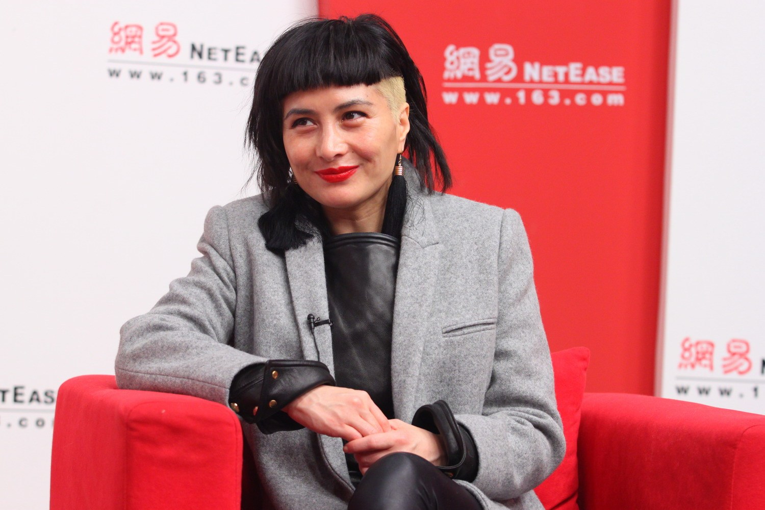 专访何超仪