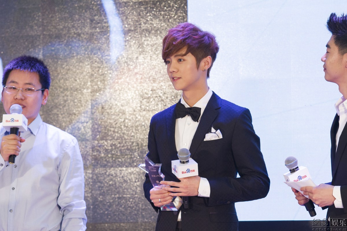 鹿晗获年度人气王称号杜莎夫人蜡像馆将为其定制蜡像