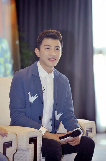 咱们结婚吧大左旧照曝光男闺蜜也胖过