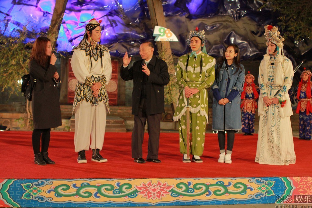 《叮咯咙咚呛》金钟国下跪求票
