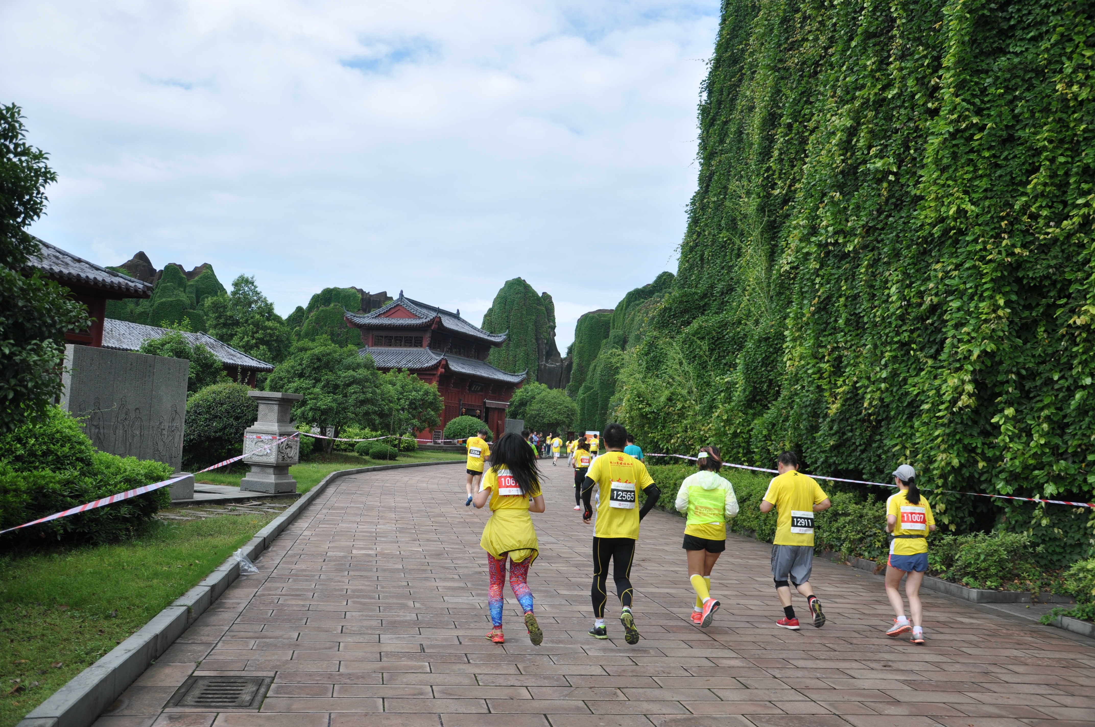 横店马拉松赛道沿途风景如画第16张