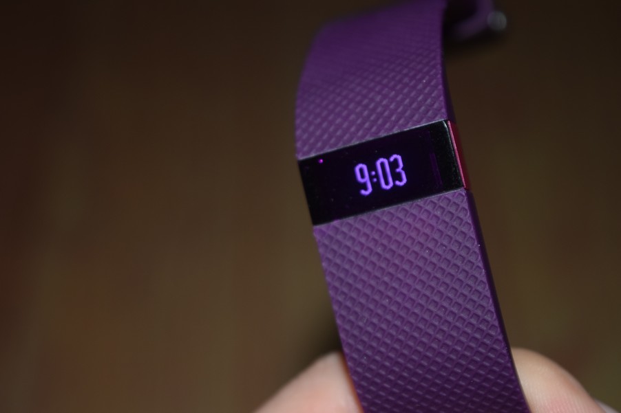 Fitbit Charge HR智能手环第3张