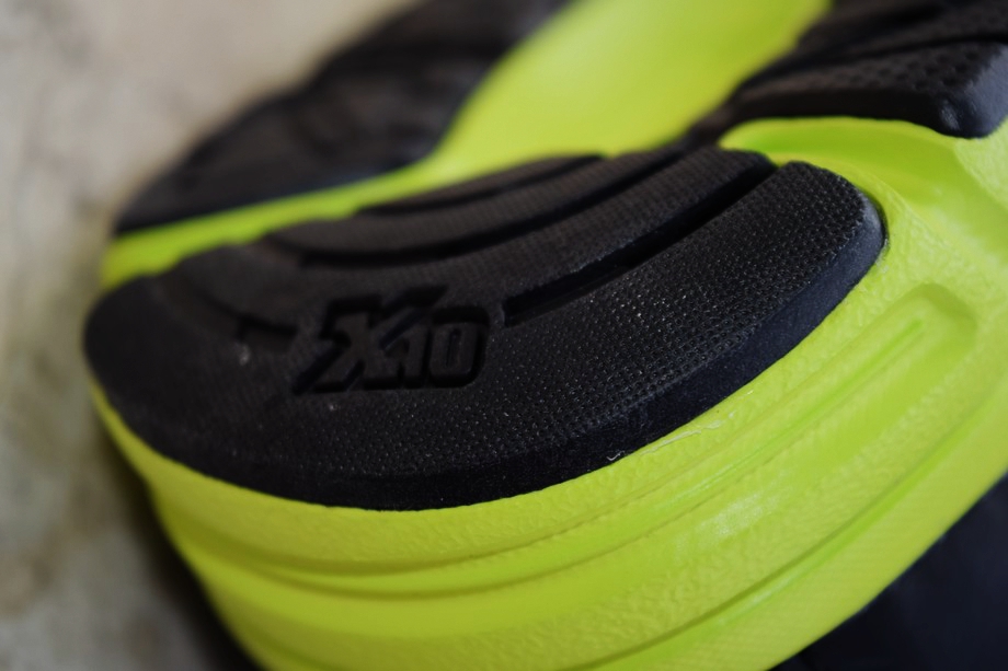 Mizuno Synchro系列跑鞋第13张
