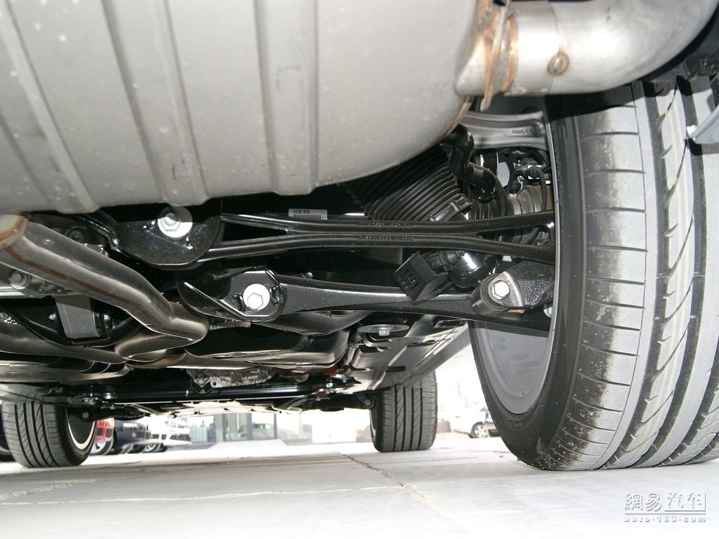 途锐 2007款 v6顶级型--后悬挂 / 114