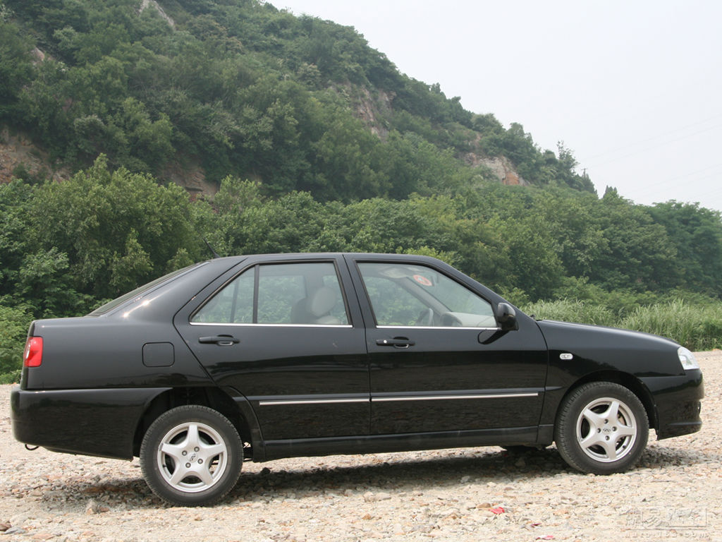 奇瑞旗云2 2010款1.5mt豪华型