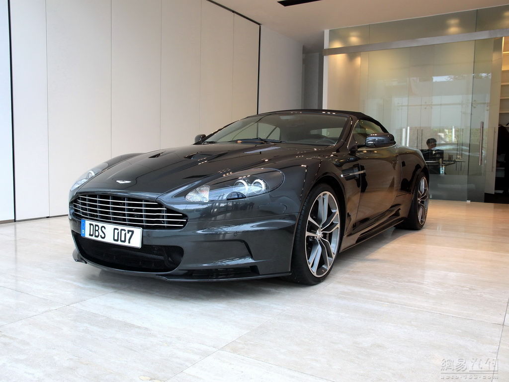 阿斯顿·马丁dbs 2009款 touchtronic volante