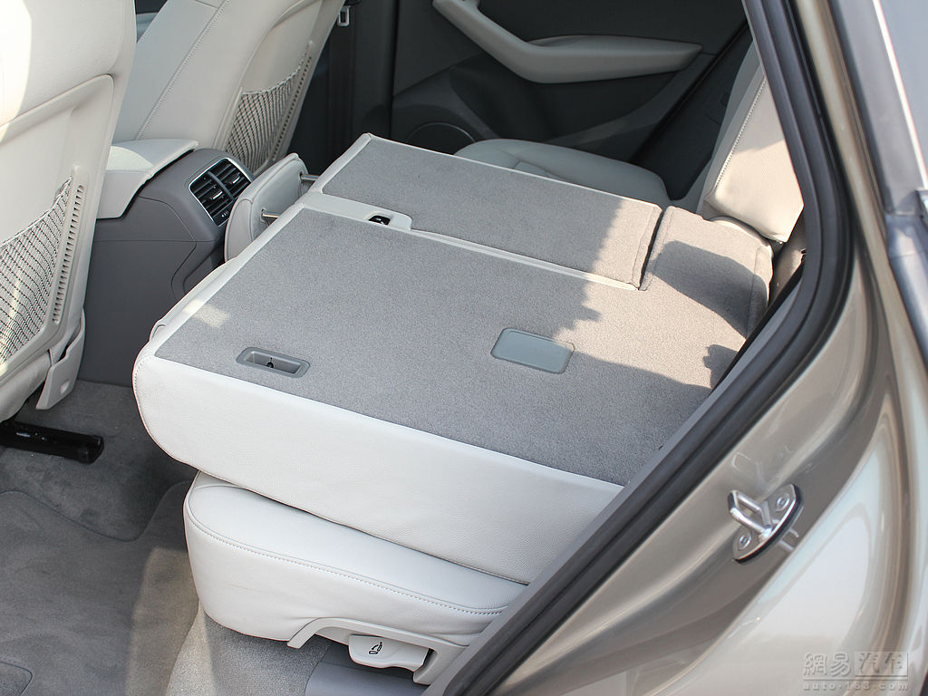 奥迪q5 2010款2.0t 豪华型