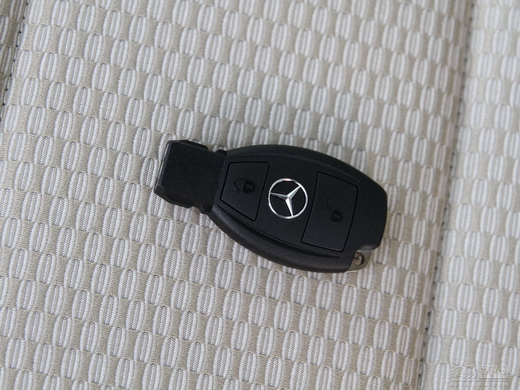 2010款 奔驰a160--车钥匙 / 324