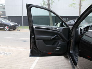 保时捷 卡宴 2010款 cayenne s 前车门内饰整体