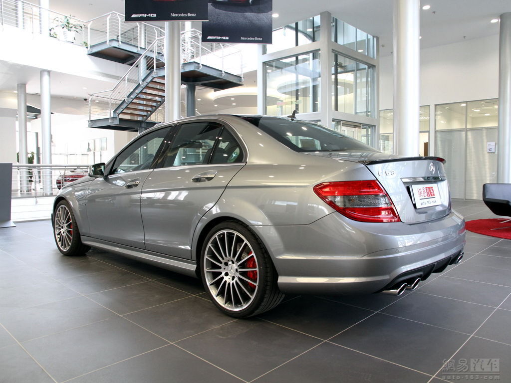 2010款 奔驰c63 amg高性能版