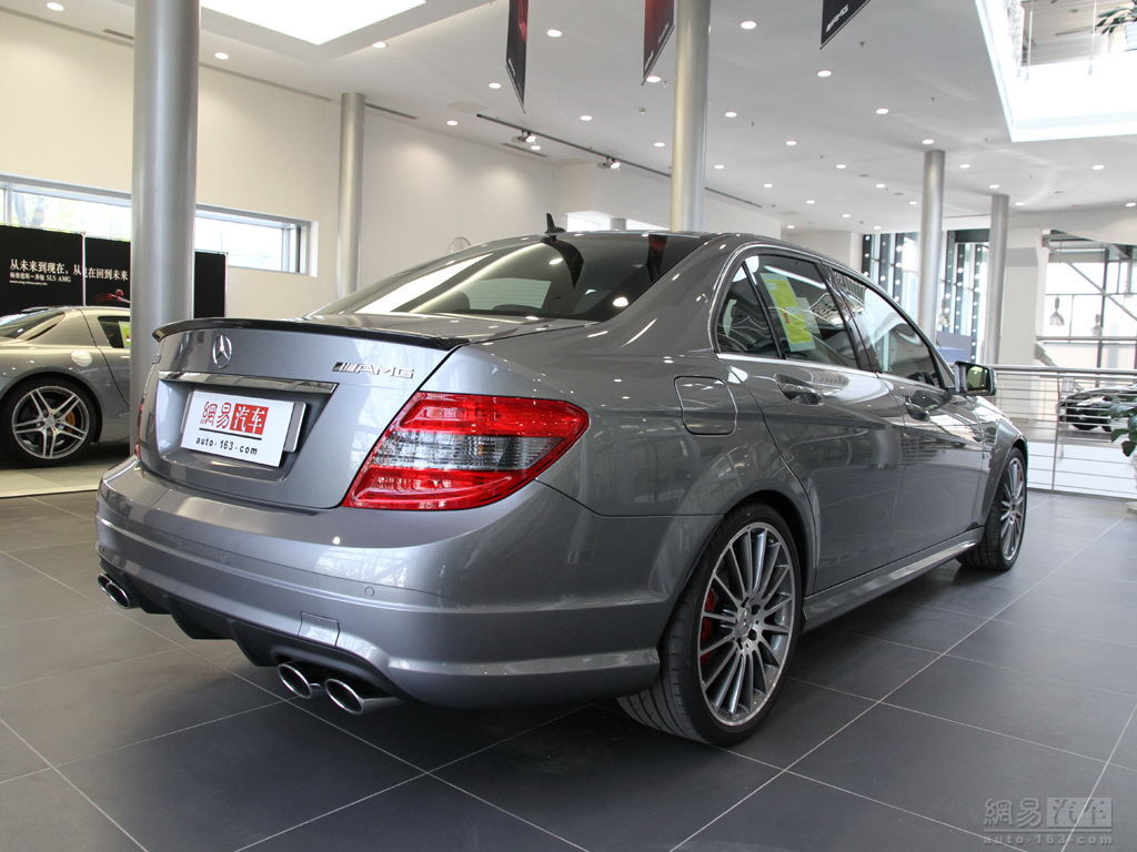 2010款 奔驰c63 amg高性能版