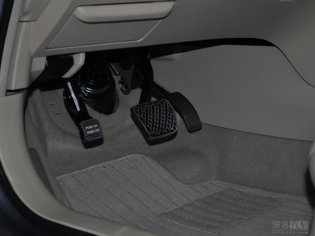 日产天籁 2011款 2.5cvt领先版(xl)--踏板 / 159