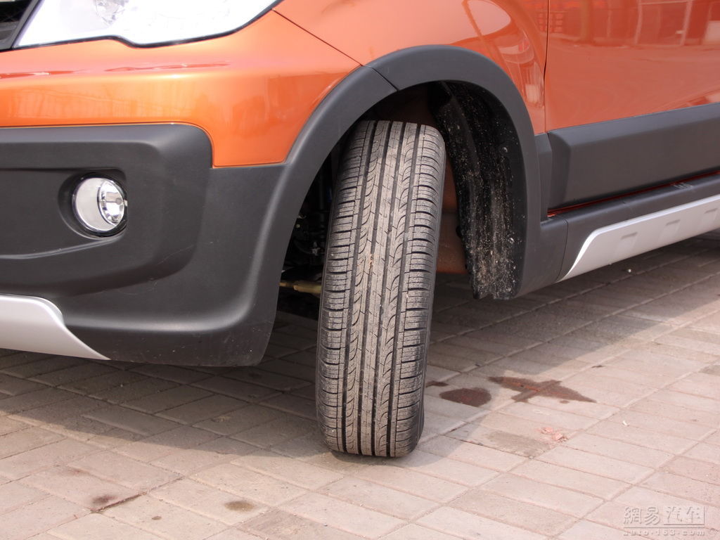 2011款一汽森雅s80 1.5mt豪华型(5座国Ⅳ)--轮胎花纹 / 158