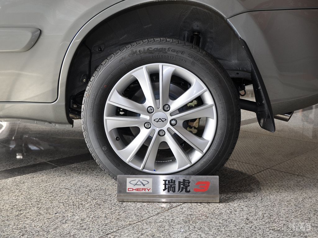 奇瑞瑞虎 2012款 精英版1.6mt舒适型(dvvt)--轮胎整体(后轮)