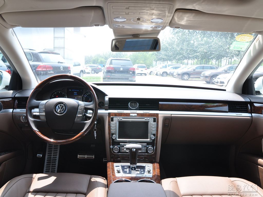 大众辉腾 2012款 3.0at行政型--中控台全景 / 110