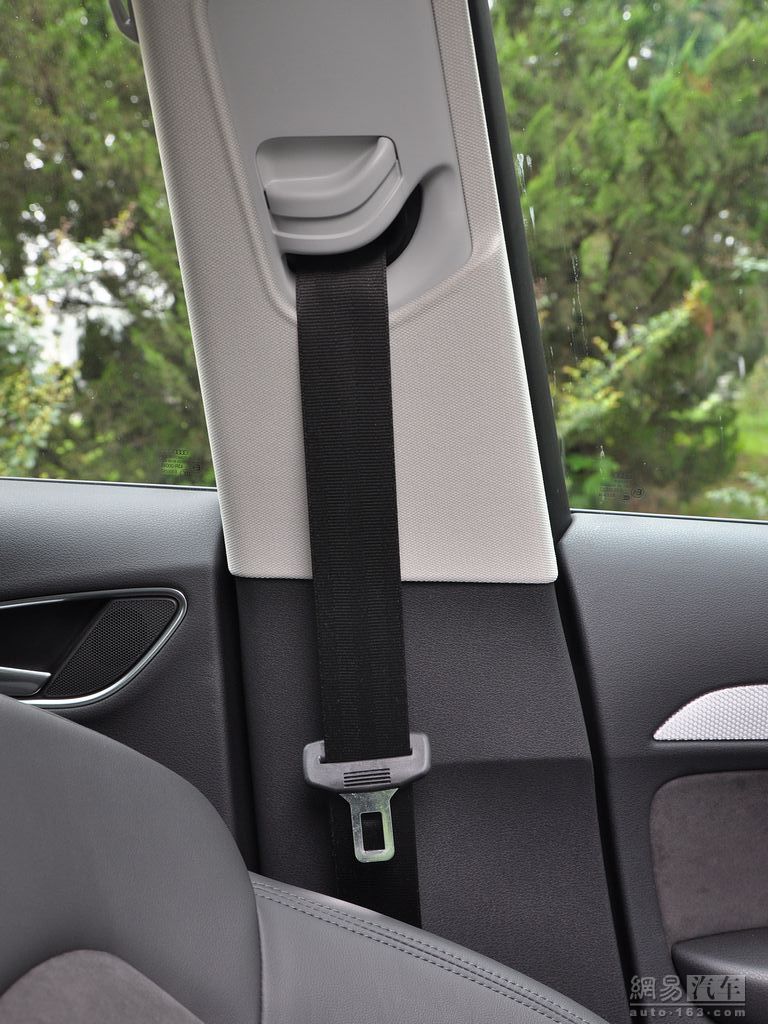 奥迪q3 2012款 40 tfsi运动型--驾驶位安全带 / 141