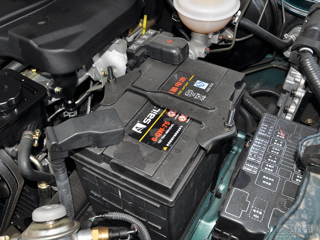 中兴威虎tuv 2013款 柴油2.8t mt两驱豪华型(ca4d28c4-1a)