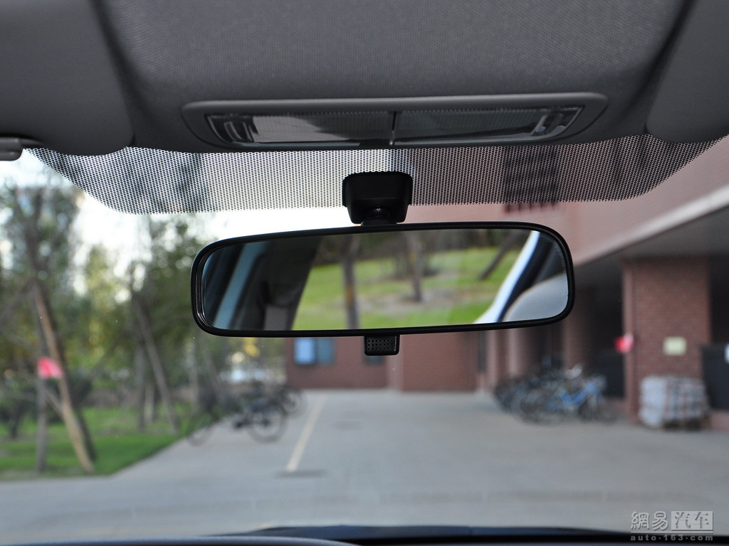 本田思域 2013款 十周年纪念 1.8at舒适版(exi)--车内后视镜 / 129