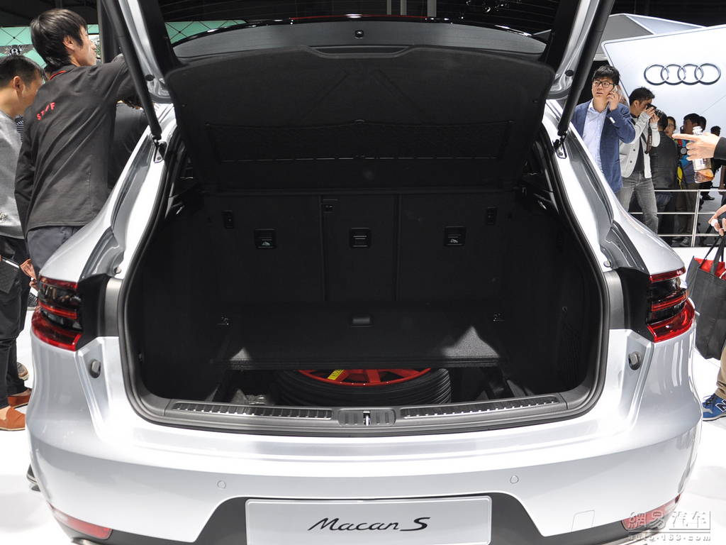 保时捷macan
