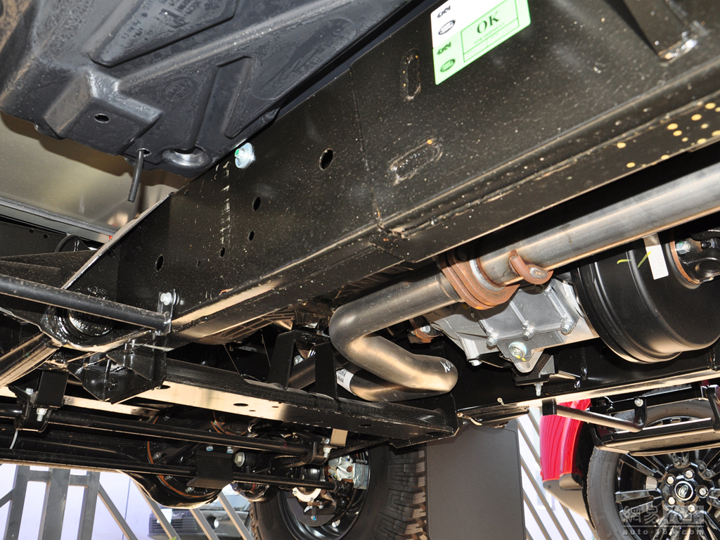 路虎卫士130 2014款 2.2t 限量版