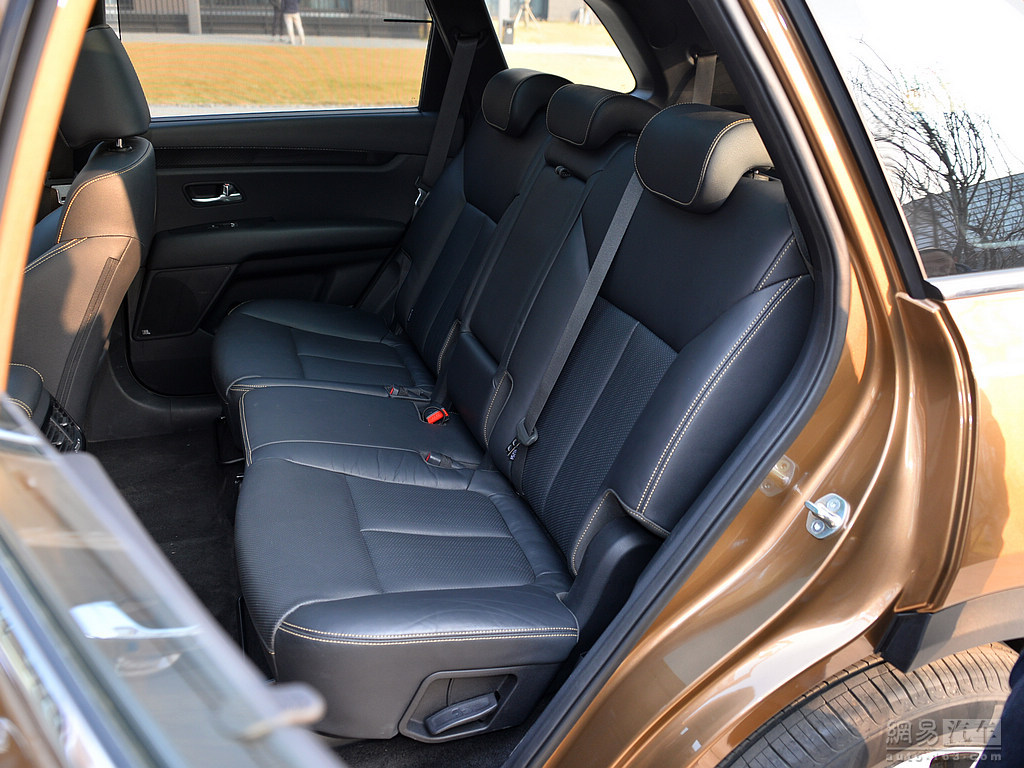 起亚kx7 2017款 2.0t lux at 4wd(7座)--后排座椅 / 121