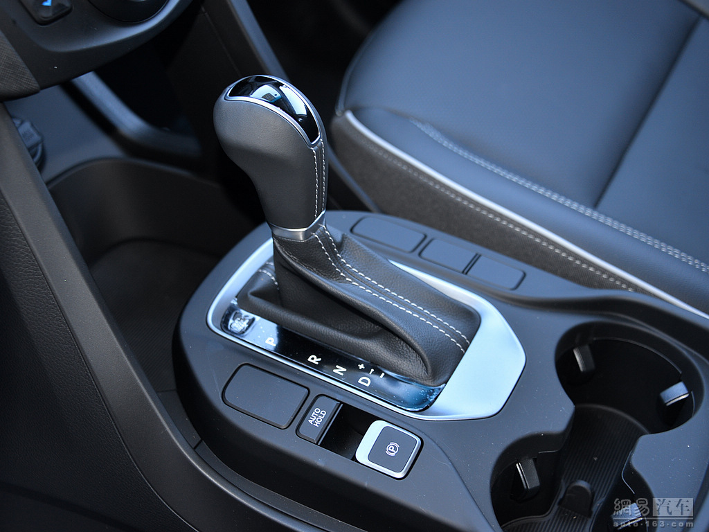 现代全新胜达 2017款 2.0t at四驱智能型(7座)--排挡杆整体 / 114