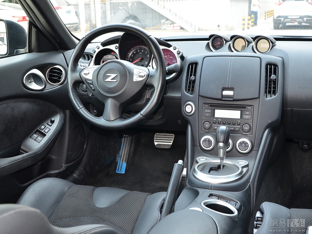 日产370z 2015款 3.7at coupe--内饰自由 / 137