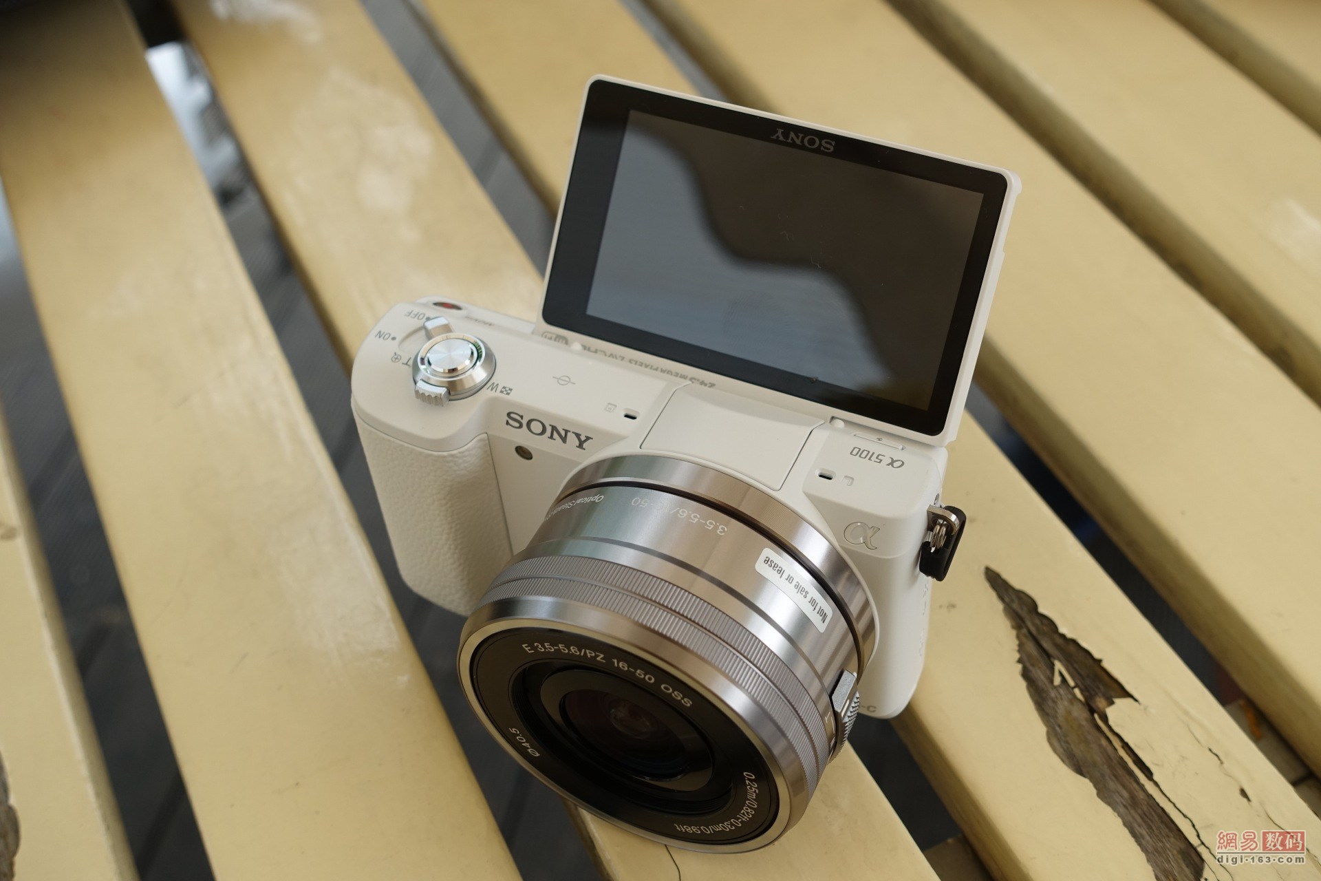 增加美肌功能 索尼发布强悍中端微单a5100